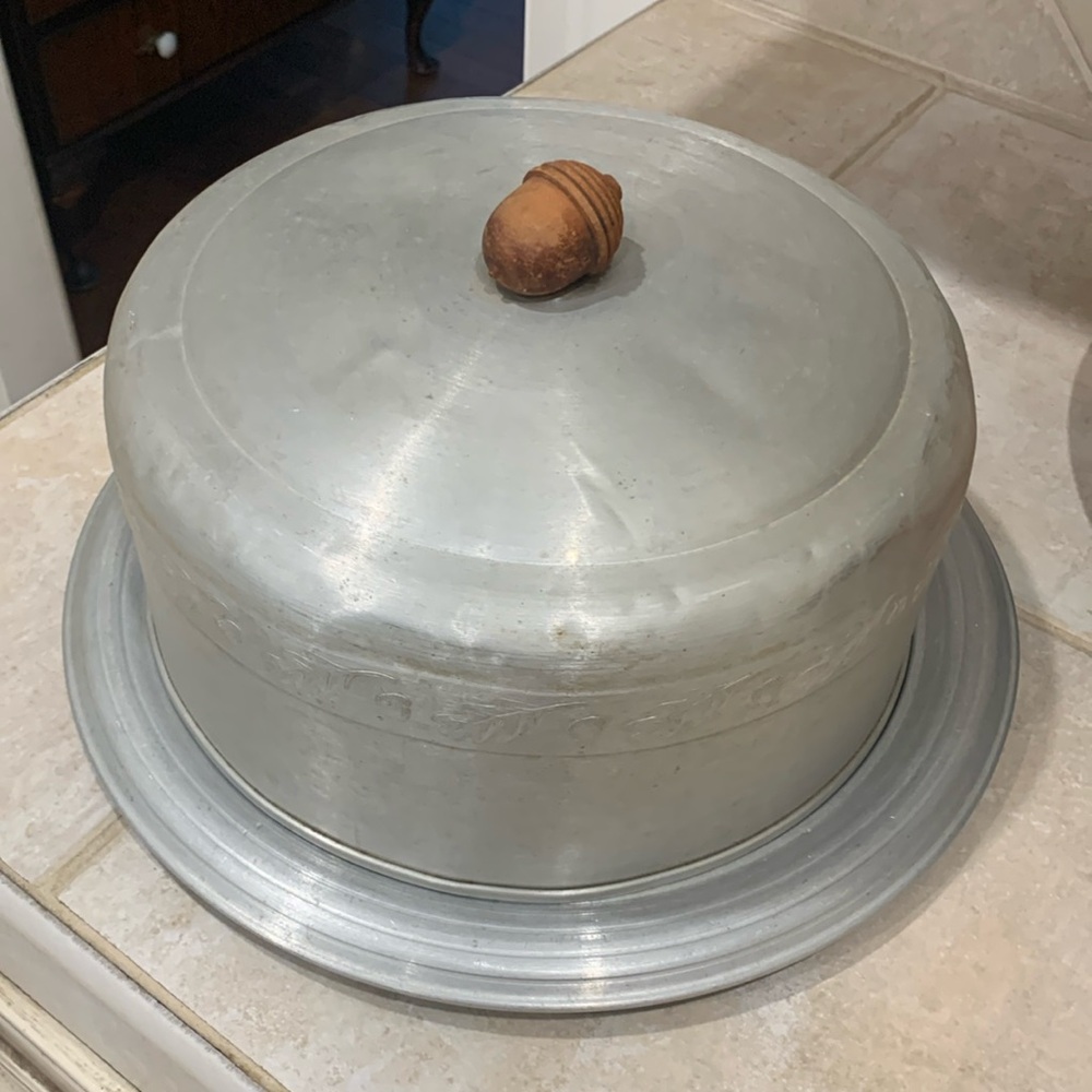 Vintage West Bend Cake Carrier
